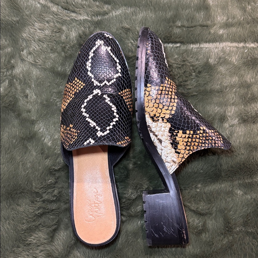 Crown Vintage Rydella python print mules - Picture 6 of 11